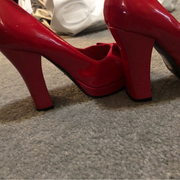 Heels - Picture 2 of 4